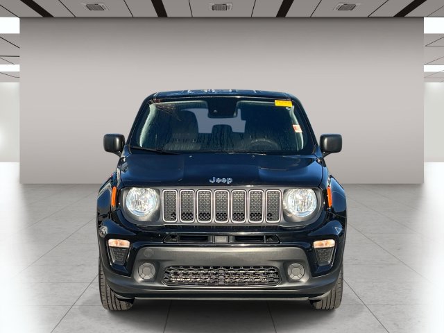 Used 2023 Jeep Renegade Latitude AWD/4WD image 9