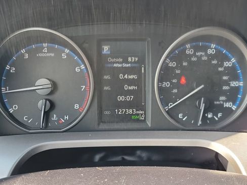 Used 2018 Toyota RAV4 XLE AWD/4WD image 23