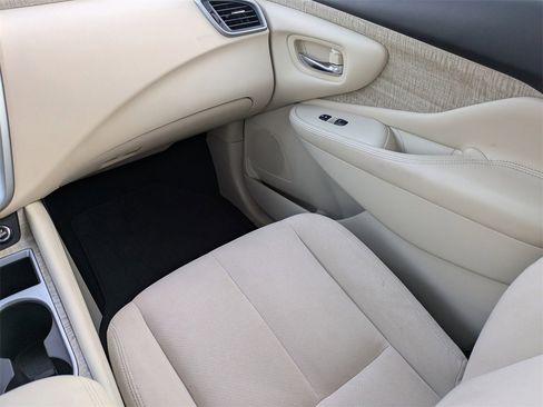 Used 2019 Nissan Murano SV image 19