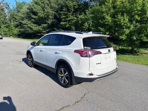 Used 2017 Toyota RAV4 XLE w/ All Weather Liner Package AWD/4WD image 5
