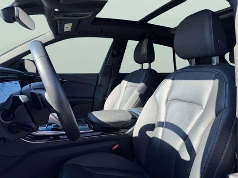 Used 2019 Audi Q8 Premium w/ Convenience Package image 19