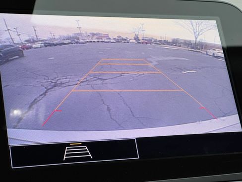 Used 2022 Chevrolet Malibu LT image 16