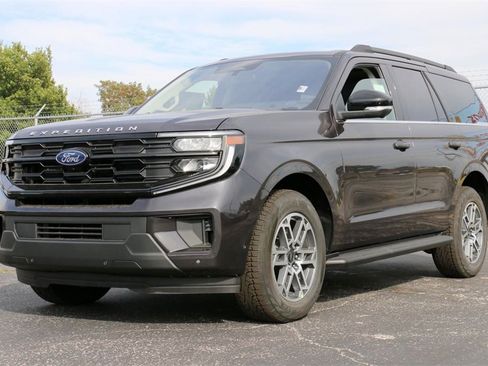 New 2025 Ford Expedition Active image 1