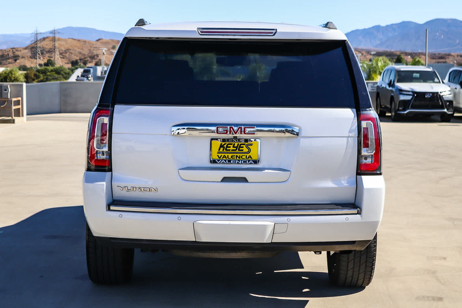 Used 2016 GMC Yukon Denali w/ Open Road Package RWD image 3