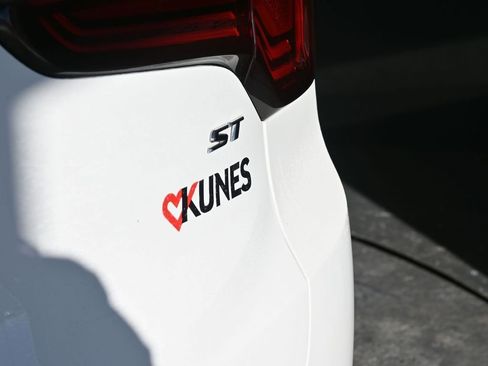 Used 2024 Buick Encore GX Sport Touring image 14