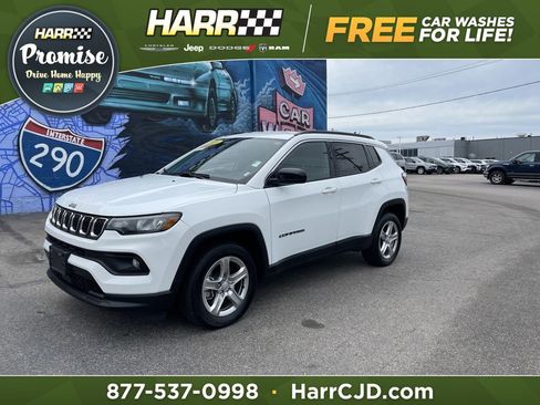 Used 2024 Jeep Compass Latitude AWD/4WD image 1