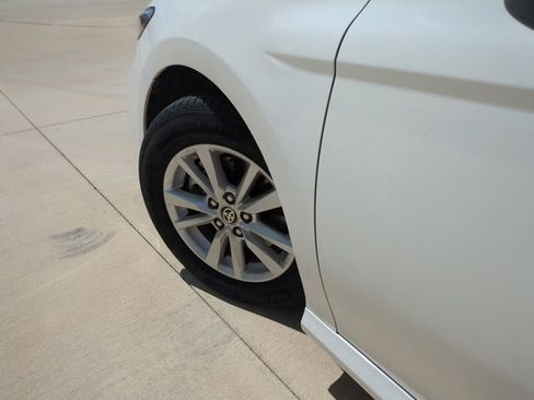Used 2025 Toyota Camry LE FWD image 11