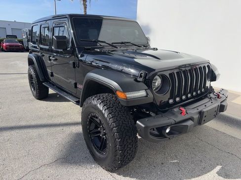 Used 2019 Jeep Wrangler Unlimited Rubicon w/ Uconnect 4C Nav & Sound Group AWD/4WD image 2