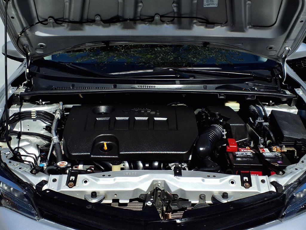 Certified 2018 Toyota Corolla LE FWD image 3