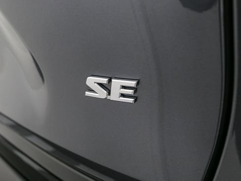 Used 2023 Toyota RAV4 SE image 11