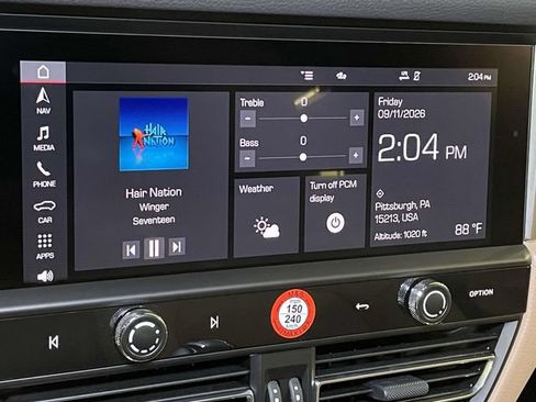 Certified 2026 Porsche Macan AWD/4WD image 28