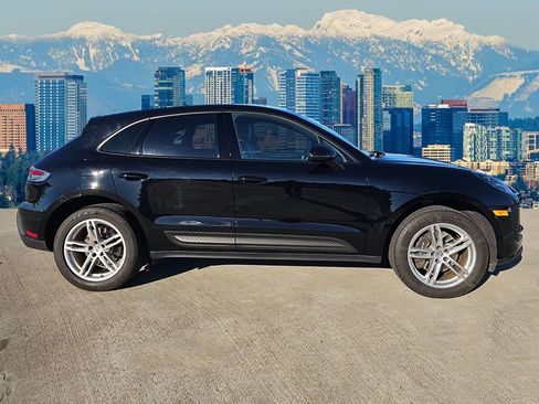 Used 2024 Porsche Macan image 8