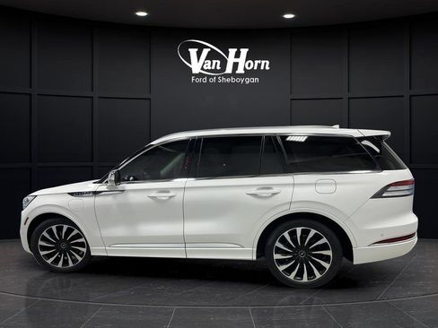 Used 2022 Lincoln Aviator Black Label Grand Touring w/ Class IV Trailer Tow Package AWD/4WD image 6