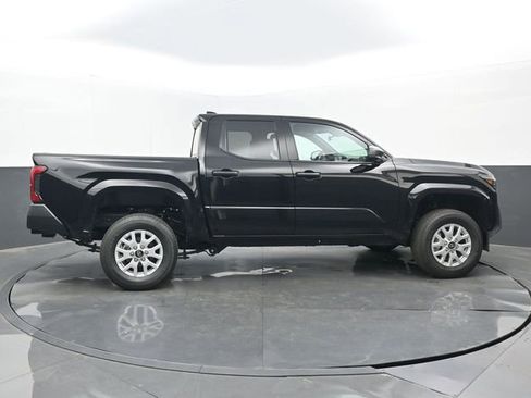 Used 2026 Toyota Tacoma SR image 2