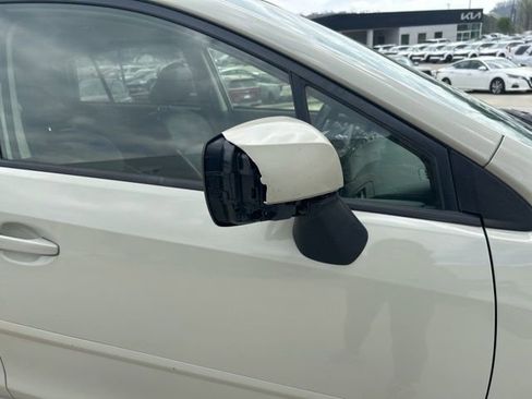 Used 2014 Subaru Crosstrek 2.0i Limited image 3