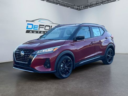 Used 2024 Nissan Kicks SR w/ SR Premium Package FWD image 7