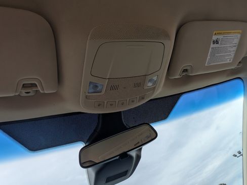 Used 2020 Ford Edge SE FWD image 29