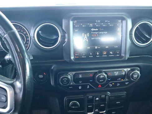 Used 2019 Jeep Wrangler Unlimited Sahara AWD/4WD image 20
