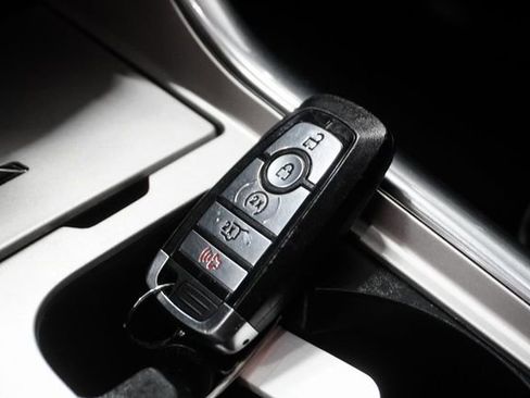 Used 2024 Ford Explorer Limited AWD/4WD image 23