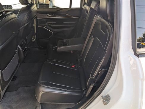 Certified 2022 Jeep Grand Cherokee Limited image 10