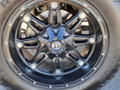 Used 2017 RAM 1500 Laramie w/ Convenience Group image 12