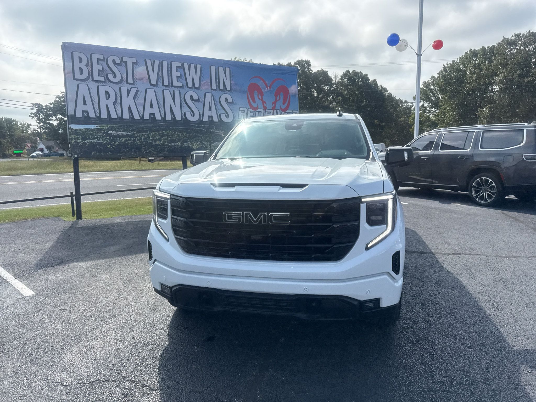 Used 2024 GMC Sierra 1500 Elevation w/ Elevation Premium Package AWD/4WD image 2