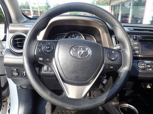 Used 2015 Toyota RAV4 XLE AWD/4WD image 7