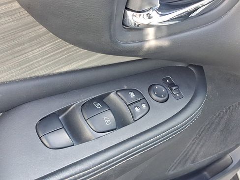 Used 2016 Nissan Murano S image 14