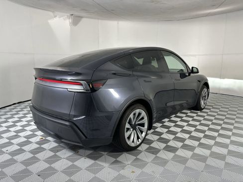 Used 2026 Tesla Model Y 2WD image 8