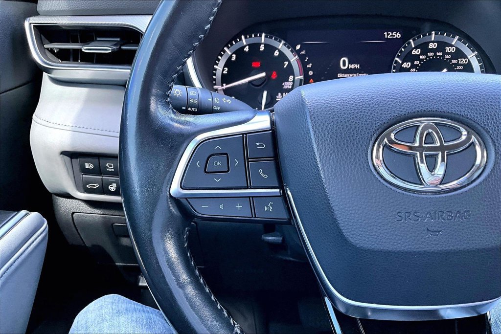Used 2020 Toyota Highlander Platinum FWD image 6