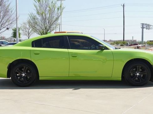 Used 2023 Dodge Charger SXT w/ Cold Weather Package RWD image 10