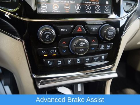 Used 2020 Jeep Grand Cherokee Limited AWD/4WD image 11