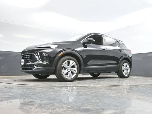 Used 2025 Buick Encore GX Preferred FWD image 49