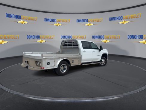 Used 2024 Chevrolet Silverado 3500 LT w/ Convenience Package AWD/4WD image 8
