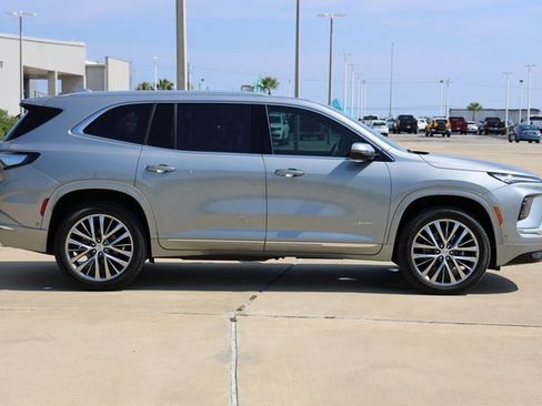New 2026 Buick Enclave Avenir w/ Super Cruise Package image 4