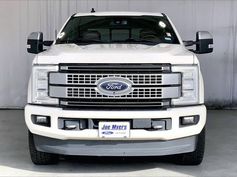 Used 2019 Ford F250 Platinum w/ Platinum Ultimate Package image 3