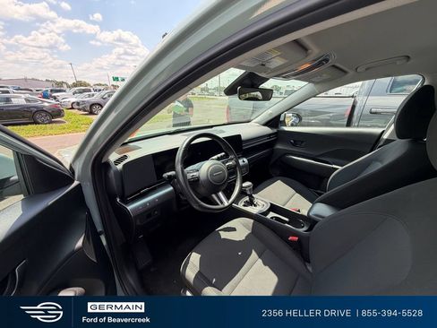 Used 2024 Hyundai Kona SEL FWD image 2