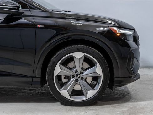 Used 2025 Audi Q4 e-tron Premium Plus w/ Premium Plus image 12