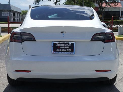 Used 2023 Tesla Model 3 Standard Range RWD image 10