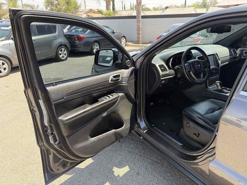 Used 2016 Jeep Grand Cherokee Limited AWD/4WD image 6