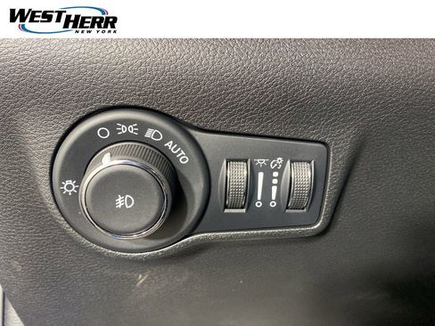 Used 2026 Jeep Compass Limited AWD/4WD image 14