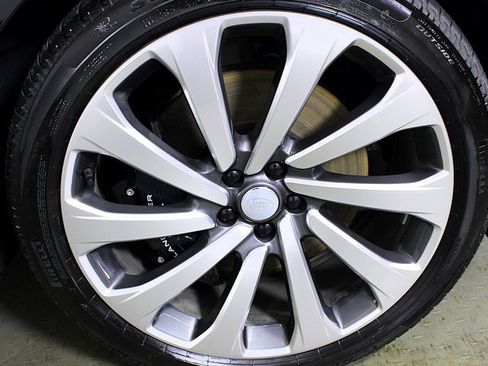 Used 2025 Land Rover Range Rover Autobiography image 12