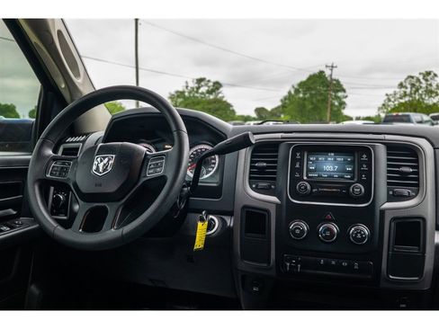 Used 2018 RAM 3500 Tradesman w/ Chrome Appearance Group AWD/4WD image 23