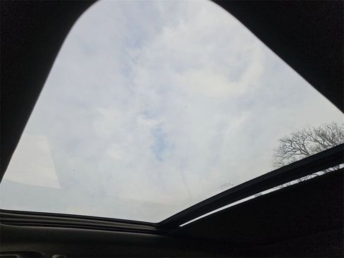 Used 2024 Jeep Grand Cherokee L Limited w/ Luxury Tech Group II image 23