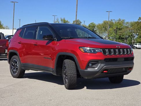 New 2026 Jeep Compass Trailhawk w/ Sun, Sound & Navigation Group image 12