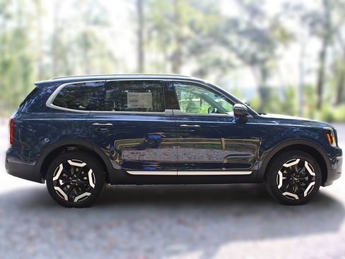 New 2025 Kia Telluride S image 14