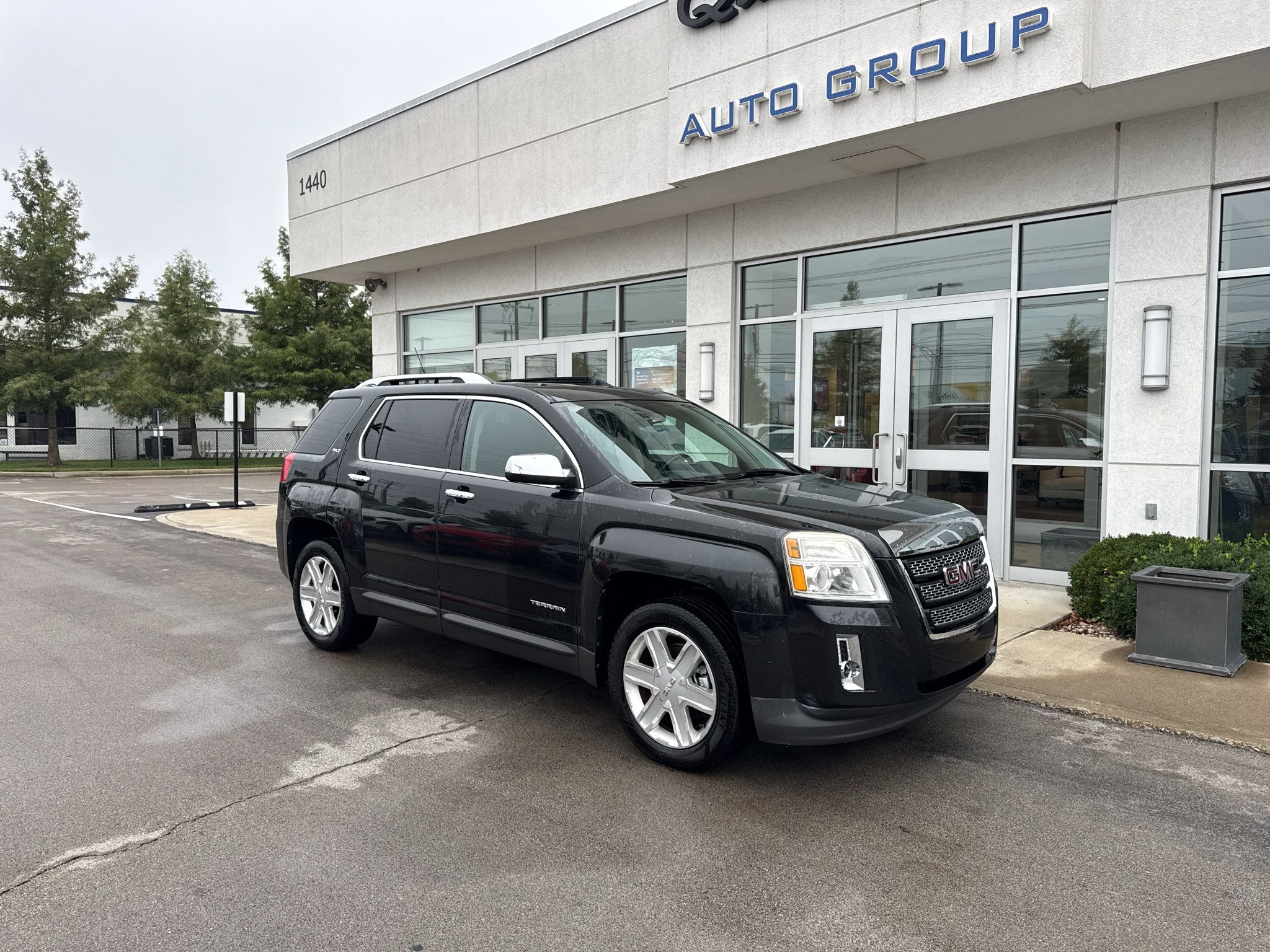 Used 2011 GMC Terrain SLT AWD/4WD image 1