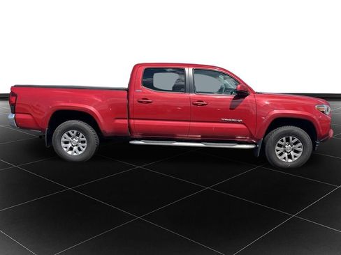 Used 2018 Toyota Tacoma SR5 AWD/4WD image 6