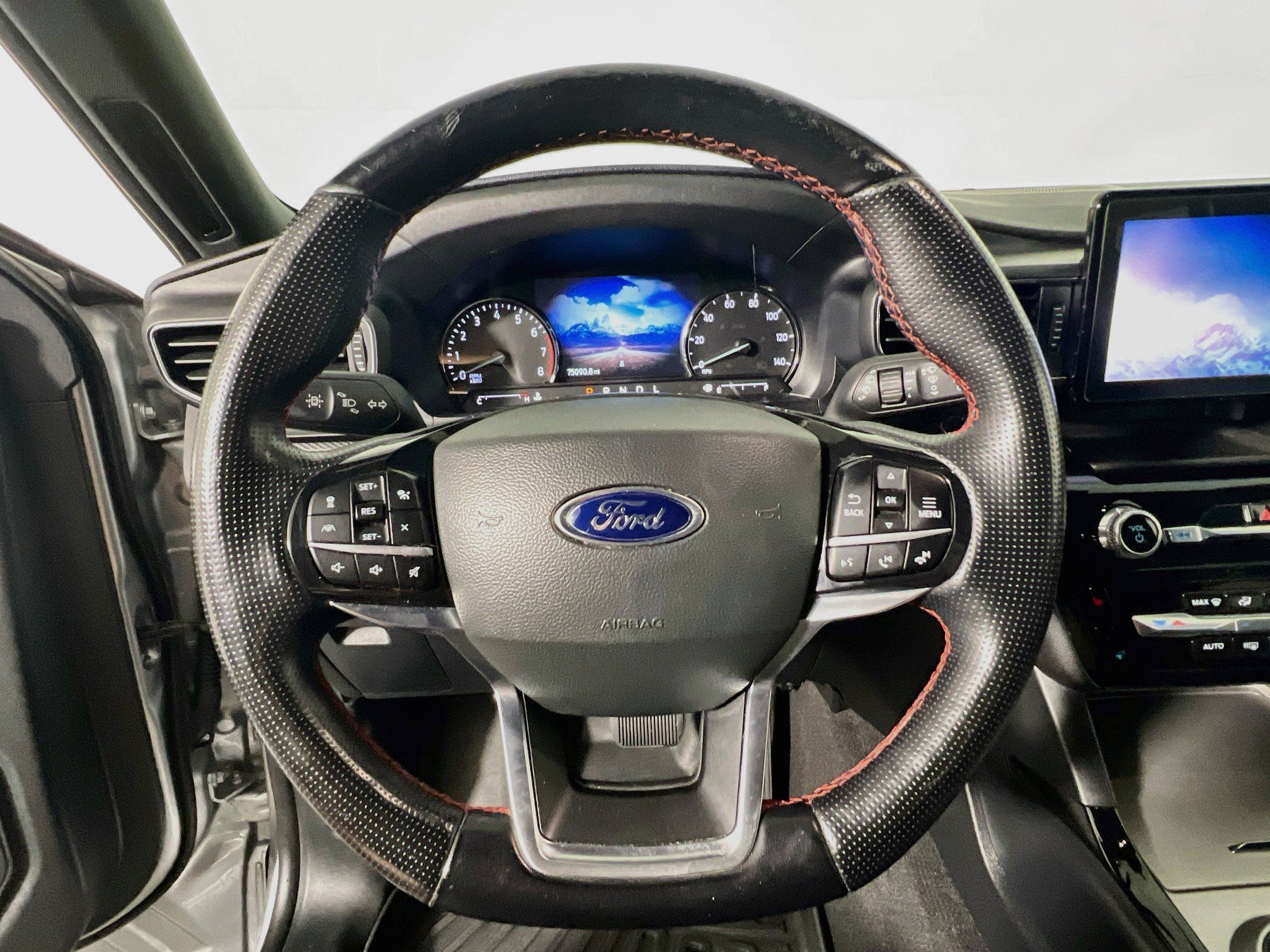 Used 2022 Ford Explorer ST-Line w/ Class IV Trailer Tow Package AWD/4WD image 17