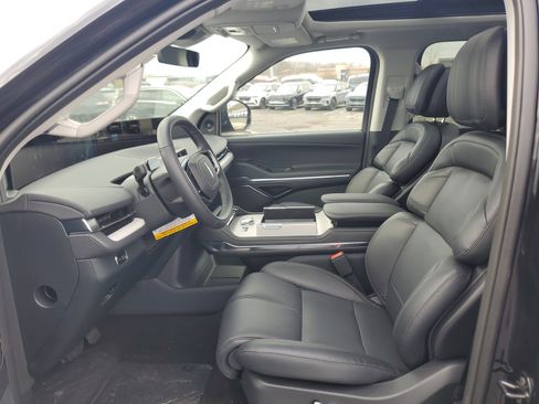 New 2026 Lincoln Navigator L Reserve AWD/4WD image 12